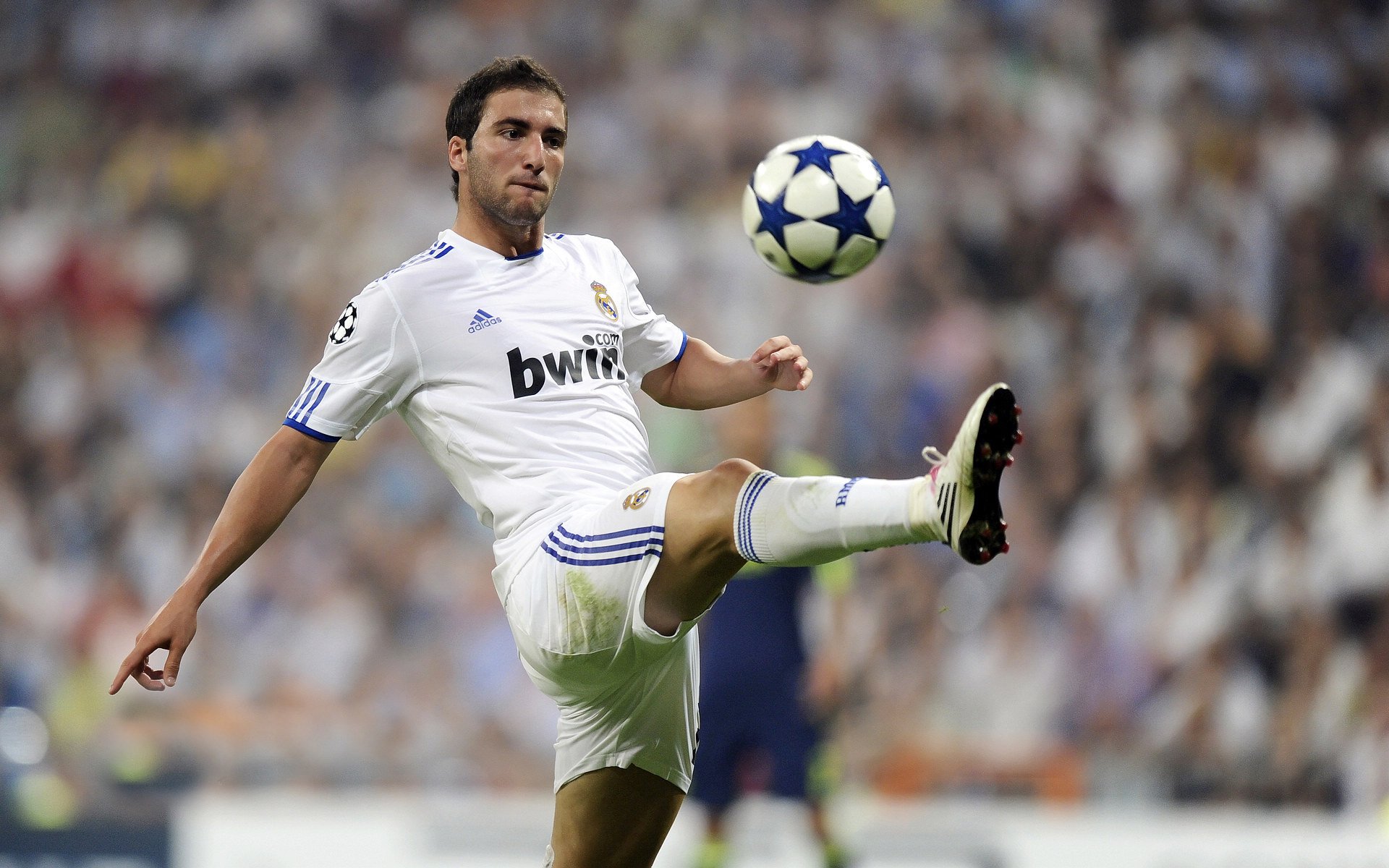 卡塞米罗一锤定音,波兰力克阿尔及利亚背后的关键先生哲学