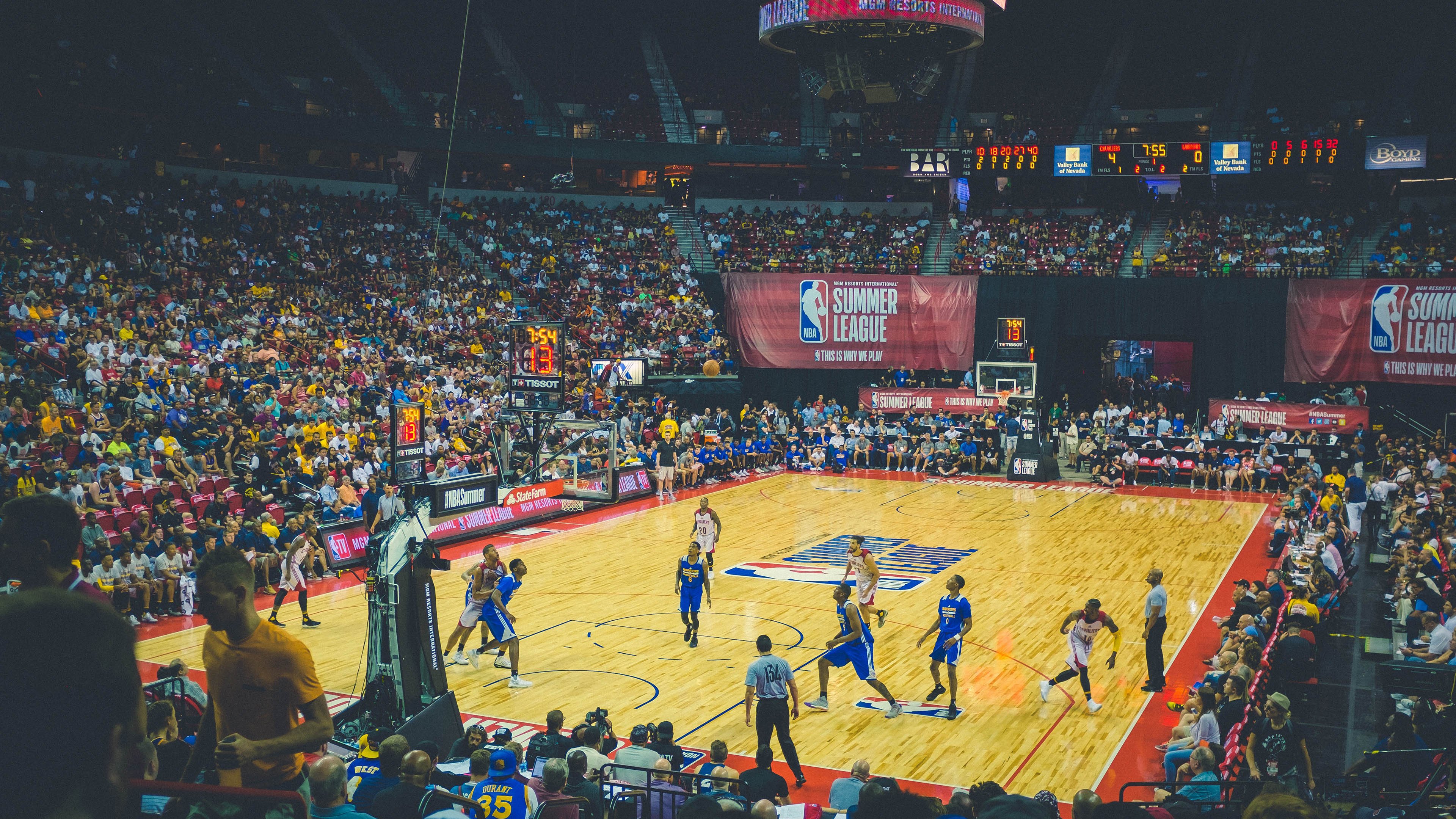 FB2026-浓眉之夜，F1新赛季揭幕战与篮球巨星的命运交响