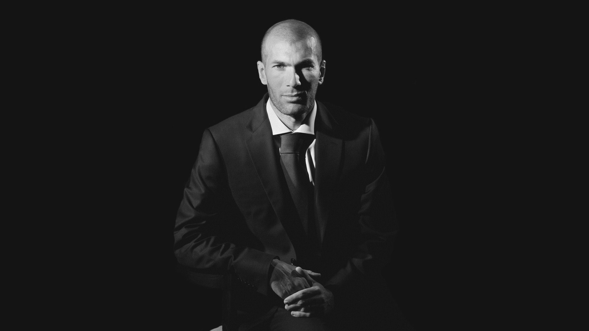 FB体育官网-唯一棋局，当奥斯梅恩的利刃刺穿2026世界杯E组的东亚绸缎